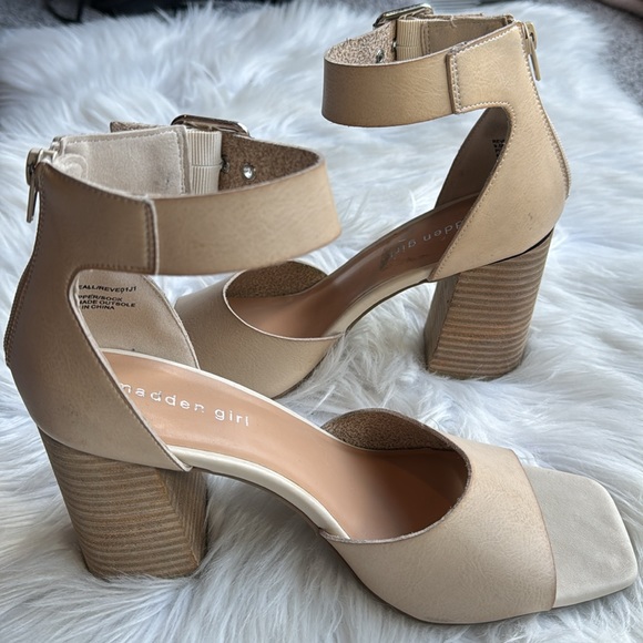 Madden Girl Reveal Ankle Strap Heels Nude Tan Block Stacked Wood NWOB Sz 9.5 - Picture 8 of 13
